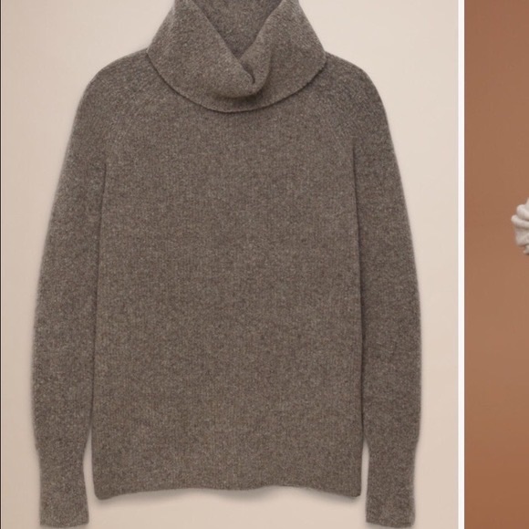 ✨Sold✨ Aritzia Community Plutarch Sweater - Picture 12 of 12